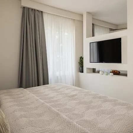 Elit Urban Boutique - Ladadika